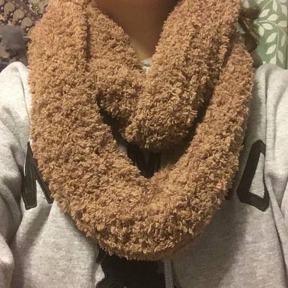 Infinity scarf - Picture 2 of 2